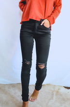 Load image into Gallery viewer, KanCan High Rise Jeans // Black
