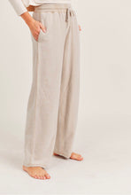 Load image into Gallery viewer, Fuzzy Mineral-Washed Lounge Pants //CREAM//
