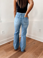 Load image into Gallery viewer, Your Go To Mom Jeans
