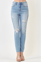 Load image into Gallery viewer, Risen Straight Jeans
